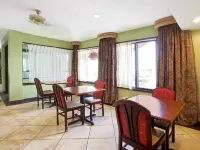Baymont by Wyndham Monroe - breakfast