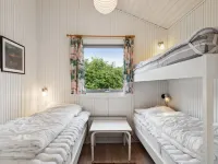 "Bridgette" - 100m from the Sea Hotels in Tranekær