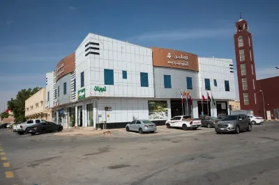 أهلاين سويتس 4 Hotels near العثيم مول