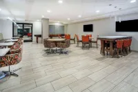 Days Inn & Suites by Wyndham Denver International Airport - breakfast
