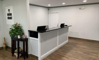 The Mariner Resort Cape Cod by the Red Collection