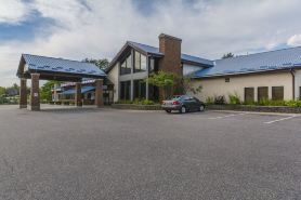Jolly Roger Inn & Resort