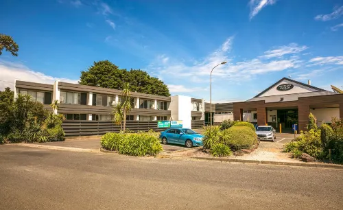 Nightcap at Waltzing Matilda Hotel Hotels in Springvale South