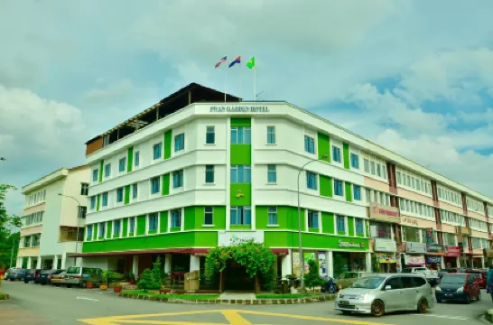 Swan Garden Hotel Отели рядом с достопримечательностью «Asia Metropolitan University»