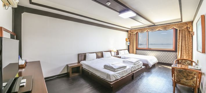 Muan Beach Hotel 務安のホテル
