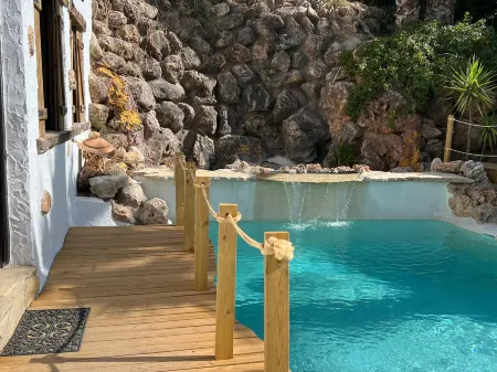 La Cascada Отели рядом с достопримечательностью «Angel Cave»