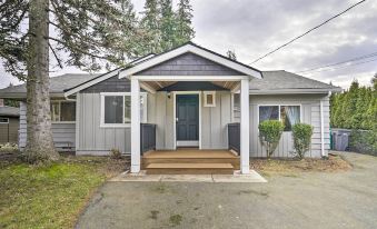 Deck + Game Room: Redmond Home ~ 17 Mi to Seattle