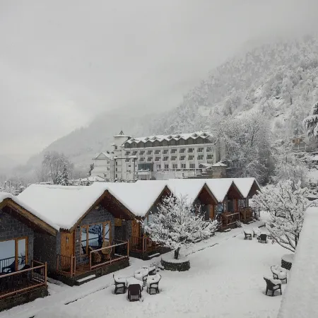 Winterfell the Stay, Unique River Front Resort