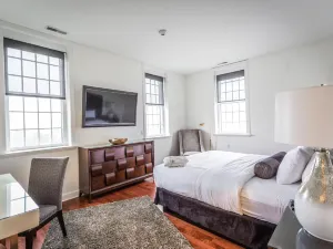 The Delafield Hotel