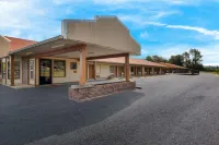 Econo Lodge Cornersville Hotels in Pulaski