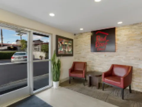 雷丁紅頂酒店 雷丁酒店