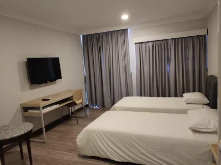 Lone Pine Resort