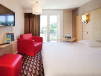 Ibis Styles Chinon - Parking