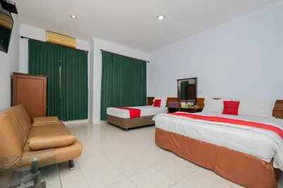 RedDoorz Near Bojonegoro Train Station Các khách sạn ở Bojonegoro Sub-District