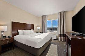Comfort Inn & Suites Airport Convention Center