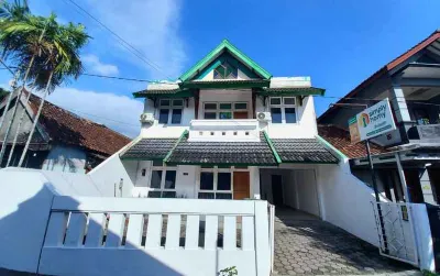 Simply Homy Guest House Gembiraloka Hoteles en Umbulharjo