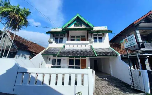 Simply Homy Guest House Gembiraloka Hotels in Umbulharjo