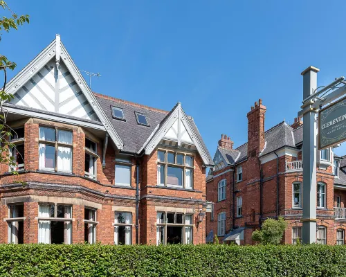 Clementine's Guest House Hotels near Clifton