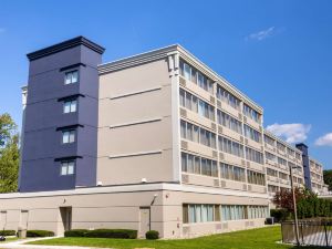 DoubleTree by Hilton Hotel Tinton Falls - Eatontown