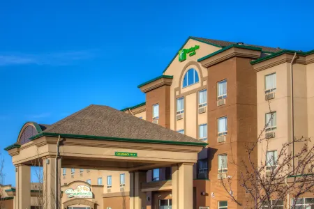 Holiday Inn & Suites Grande Prairie-Conference Ctr Отели в г. Гранд-Прери