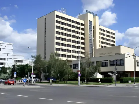Hotel Ilf Hotels near Prague 4