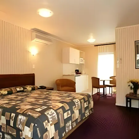 Cornwall Park Motor Inn Отели рядом с достопримечательностью «Выставочный и конференц-центр ASB Showgrounds»