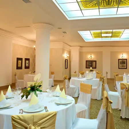 Hotel Bellaria Отели в г. Яссы