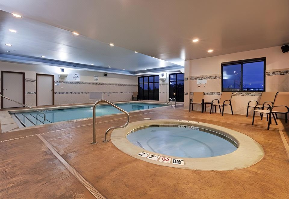 홀리데이 인 익스프레스 & 스위트 글렌풀 객실