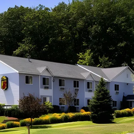 Super 8 by Wyndham Manistee