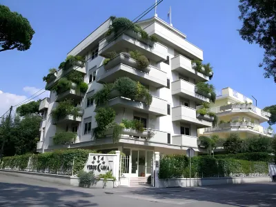 Verdeluna ApartHotel Các khách sạn ở Marina di Pietrasanta