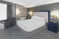 Holiday Inn Express & Suites CALGARY by IHG - balcony