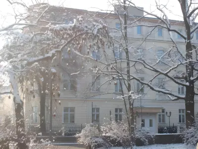 Palais am Kleistpark Hotels near Oderturm