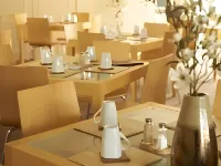 St Georges Hotels in Vale