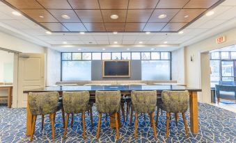 Holiday Inn Express & Suites Boston - Cambridge, an IHG Hotel