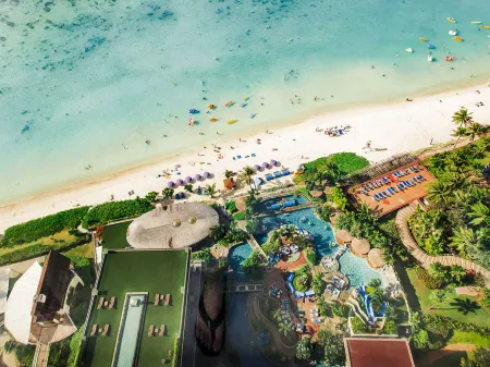 Dusit Thani Guam Resort Отели в г. Тамунинг