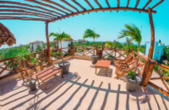 エンスエーニョ ホルボックス アンド ビーチ クラブ