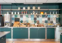 B&B Home Paris Mairie de Saint-Ouen - breakfast
