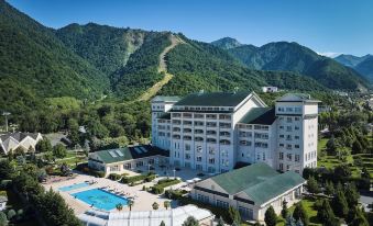 Qafqaz Riverside Hotel - Housity
