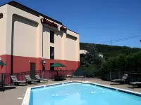 Hampton Inn Hazleton - Swimmingpools