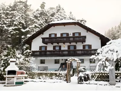 Residence Obermoarhof - Family Apartments with Pool & Playground Hotel a Rio di Pusteria