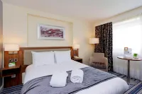 Holiday Inn Norwich Hotels near Wellington Statue