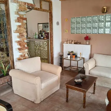Alonaki Seafront Cottage