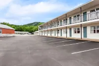 Rodeway Inn - parking