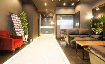 3. HOTEL Li..