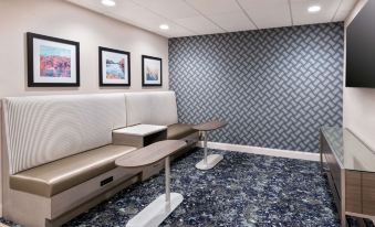 Hampton Inn Hartford-Airport