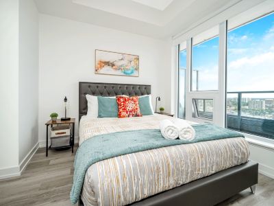 Scenic 1BR Queen Bed - Condo with Private Balcony