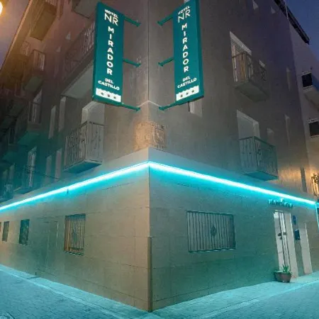 Hotel Clopy Rocamar Отели рядом с достопримечательностью «Пляж Поньенте»