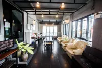 ذا سكاي لوفت هوتل فنادق في كلونغ لوانغ