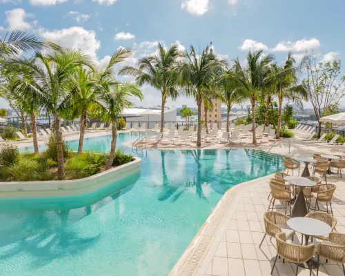 Gale Miami Hotel & Residences Hotels near CocoWalk
