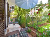 Spacious apartment with garden